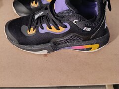 Adidasi NR 37 ( nu trimit prin curier sau posta