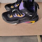 Adidasi NR 37 ( nu trimit prin curier sau posta